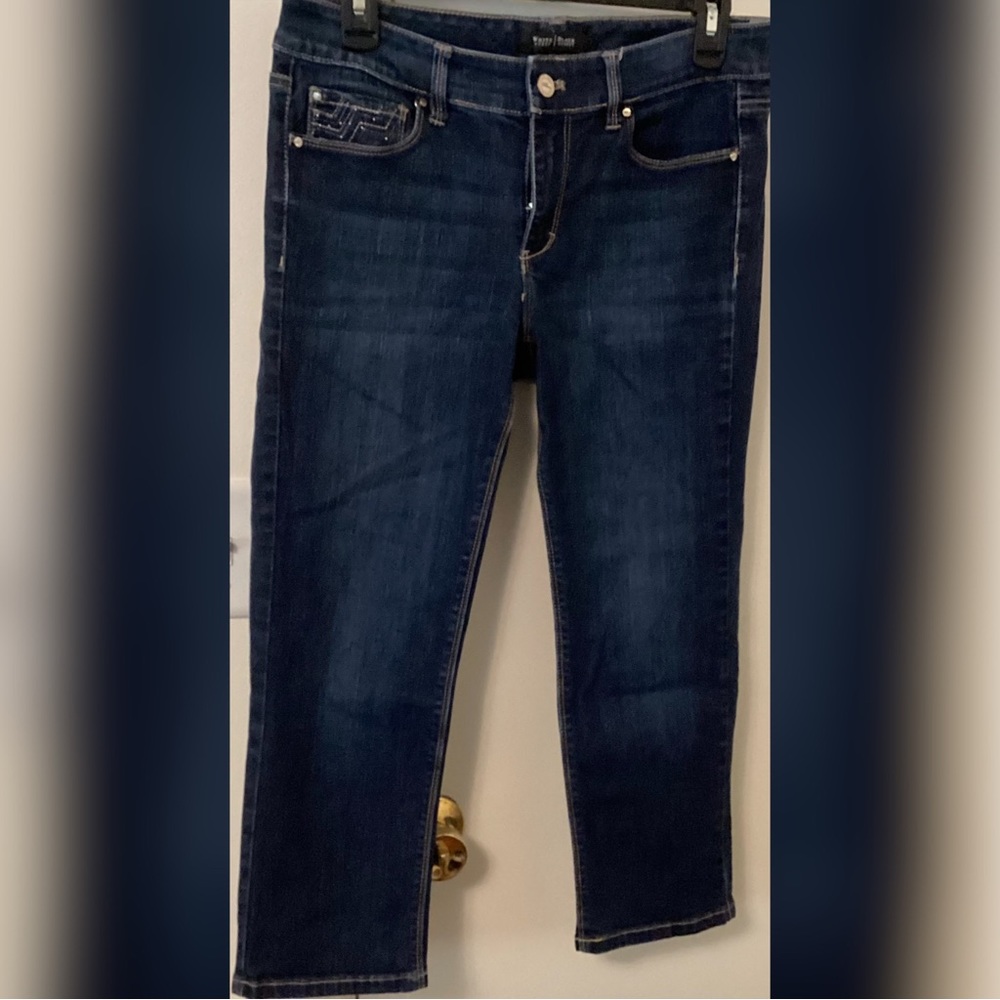 Ladies size 6 slim crop jeans